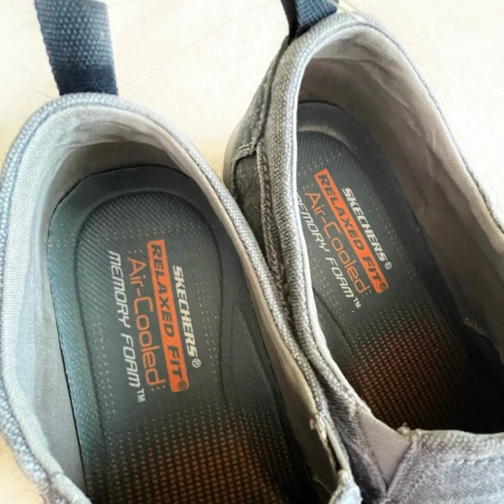 Skechers Relaxed Fit Air Cooled Memory Foam Gray‎ Slip on Men’s Shoes Sz 11